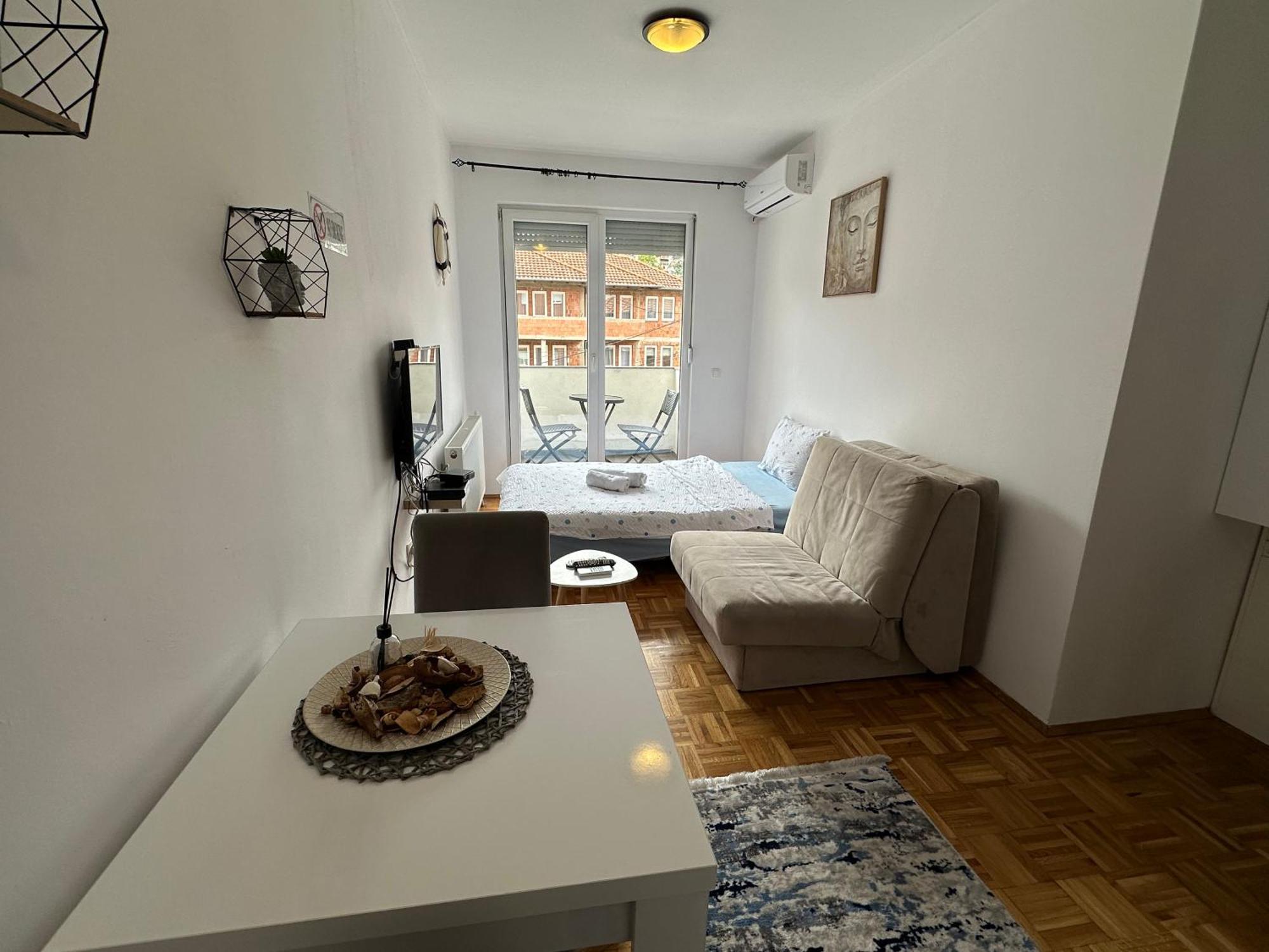 Apartment Guri Pristina Esterno foto