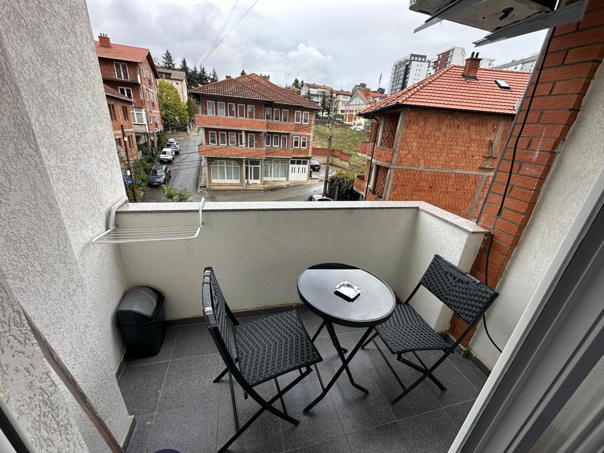 Apartment Guri Pristina Esterno foto